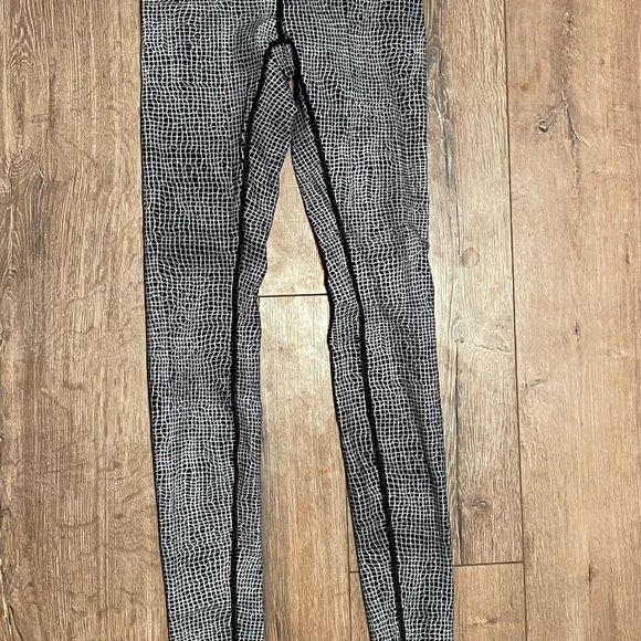 Lululemon | Fast and Free | Printed Leggings - Picture 3 of 3